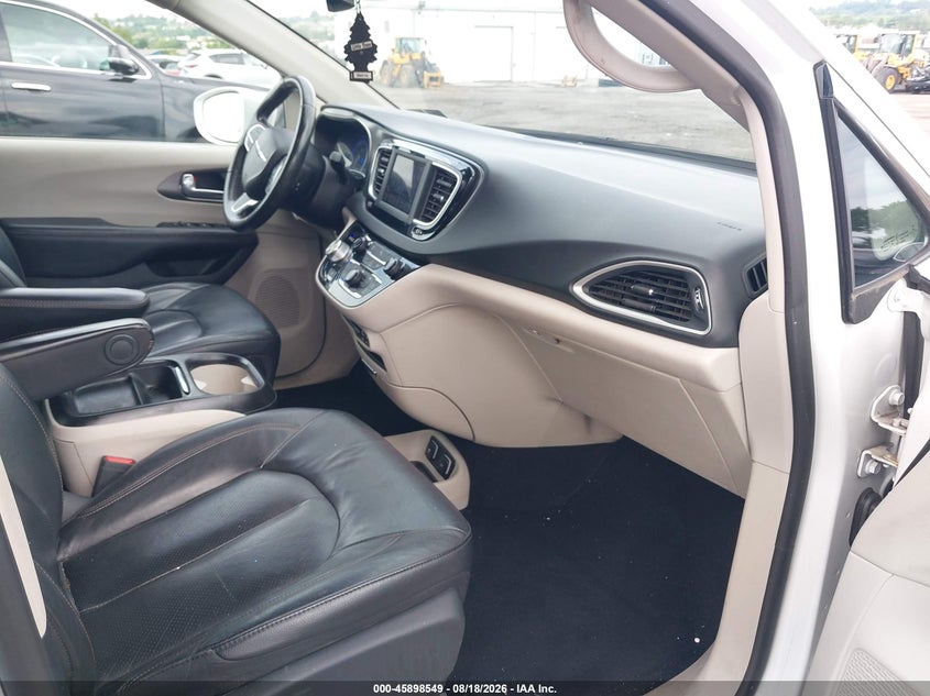 2020 CHRYSLER PACIFICA auction photo 5