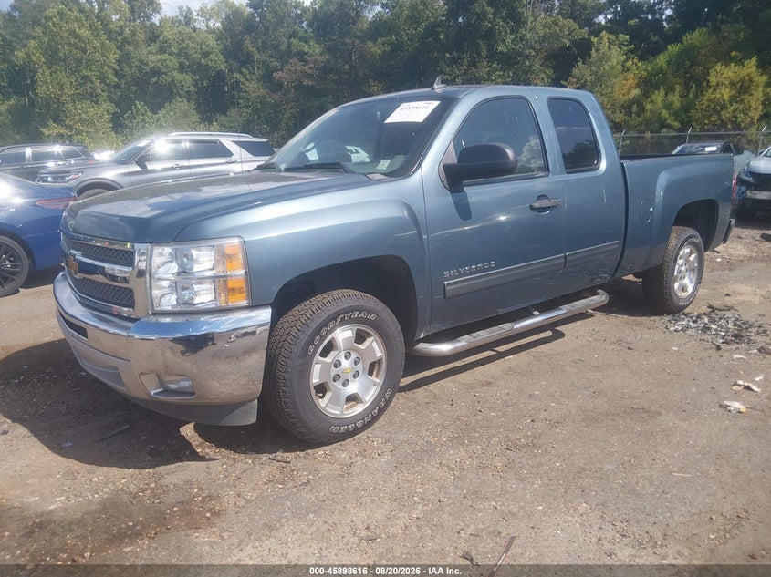 2012 Chevrolet Silverado, Normal Wear & Tear, IAAI, VIN 1GCRCSE09CZ124836 — photo 2