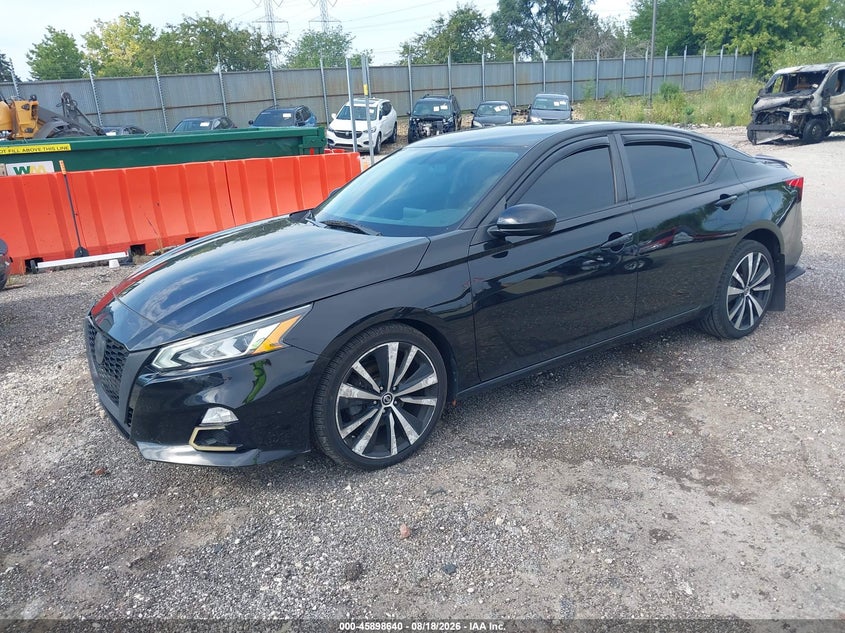 2019 Nissan Altima, Right Front, IAAI, VIN 1N4BL4CWXKC202553 — photo 2