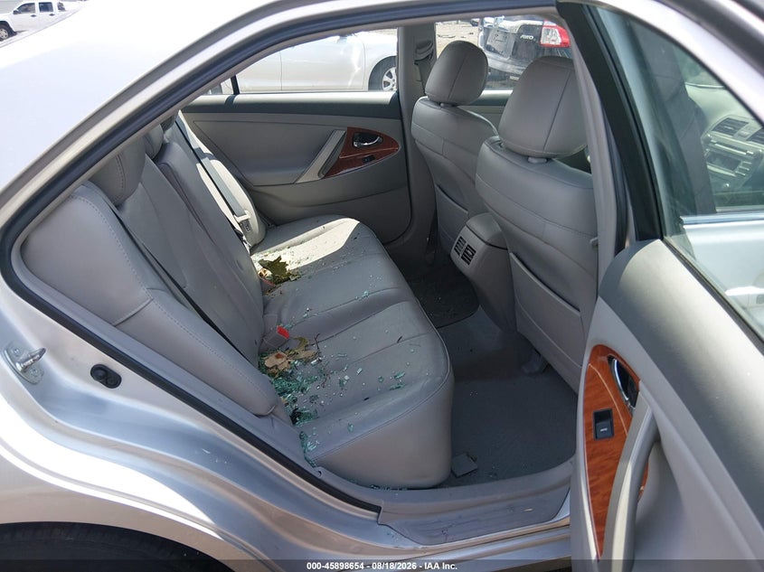 2011 TOYOTA CAMRY auction photo 8