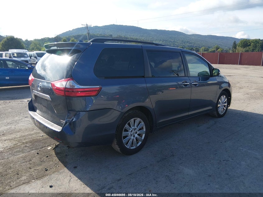 2015 TOYOTA SIENNA auction photo 4