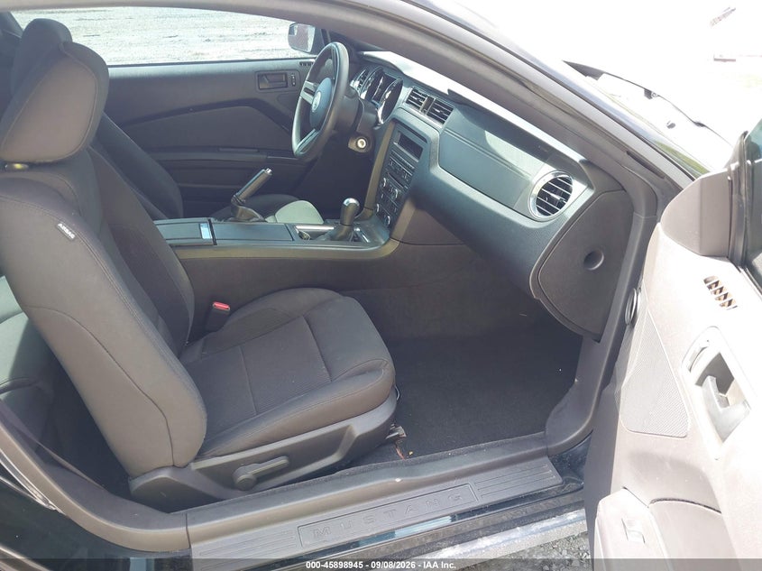 2012 FORD MUSTANG auction photo 5