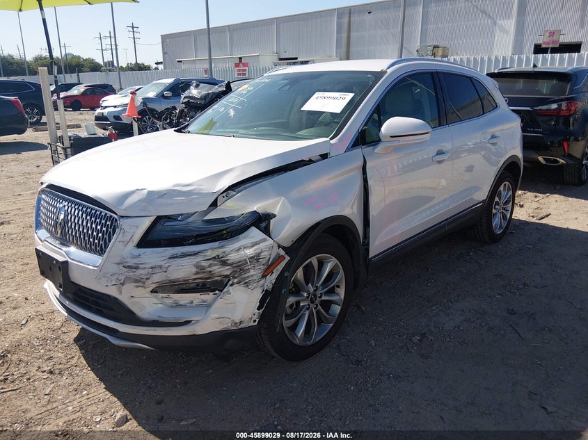 2019 Lincoln MKC, Left Front, IAAI, VIN 5LMCJ2C9XKUL35934 — photo 2