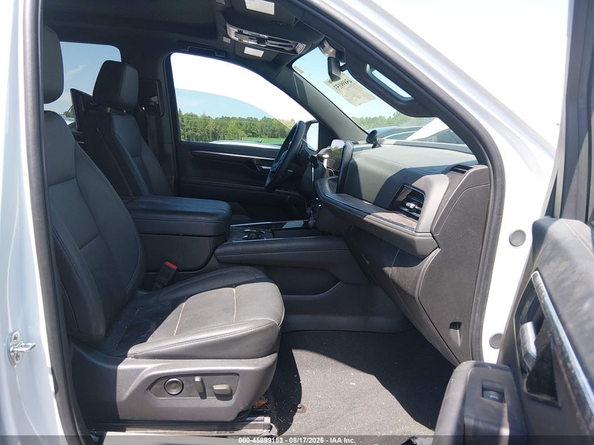 2025 CHEVROLET TAHOE auction photo 5