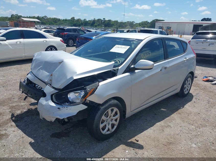 2013 Hyundai Accent, Front End, IAAI, VIN KMHCT5AE2DU138841 — photo 2