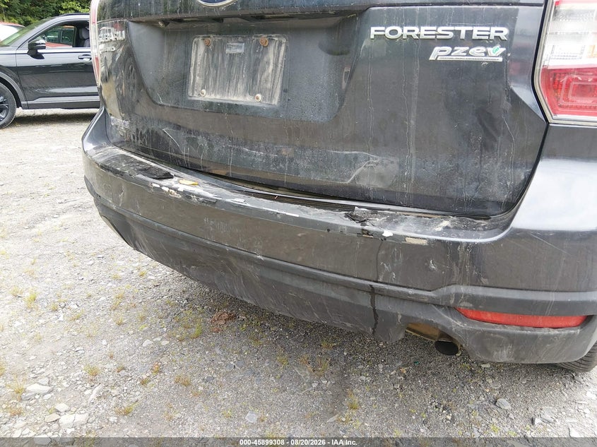 2016 SUBARU FORESTER auction photo 6