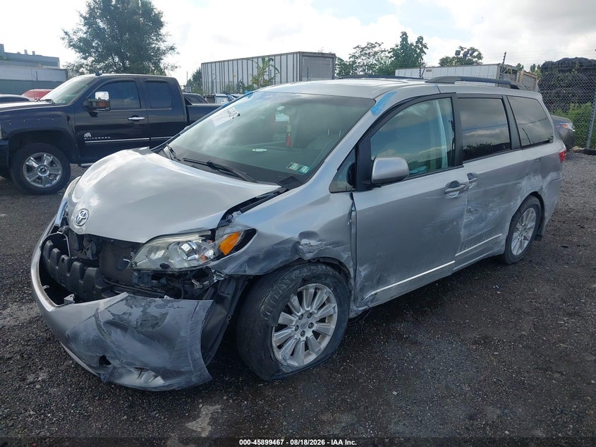2016 Toyota Sienna, Левый бок, IAAI, VIN 5TDDK3DCXGS136712 — фото 2