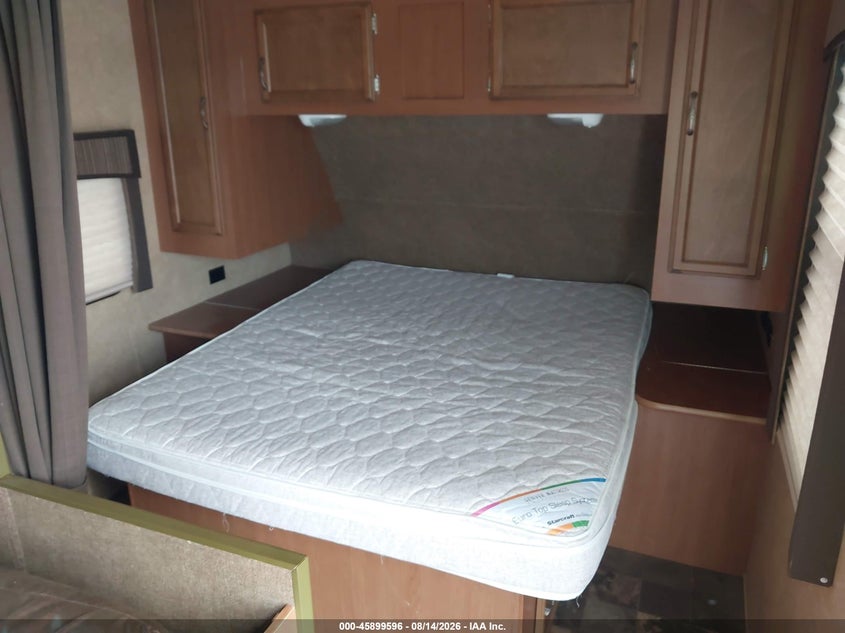 2014 STARCRAFT RV COMPANY AUTUMN auction photo 5
