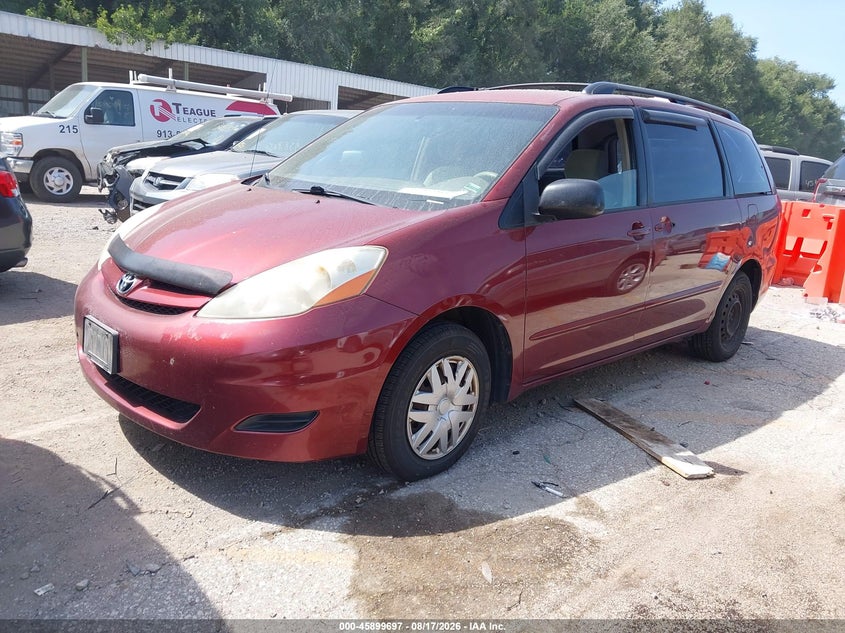 2008 TOYOTA SIENNA auction photo 2