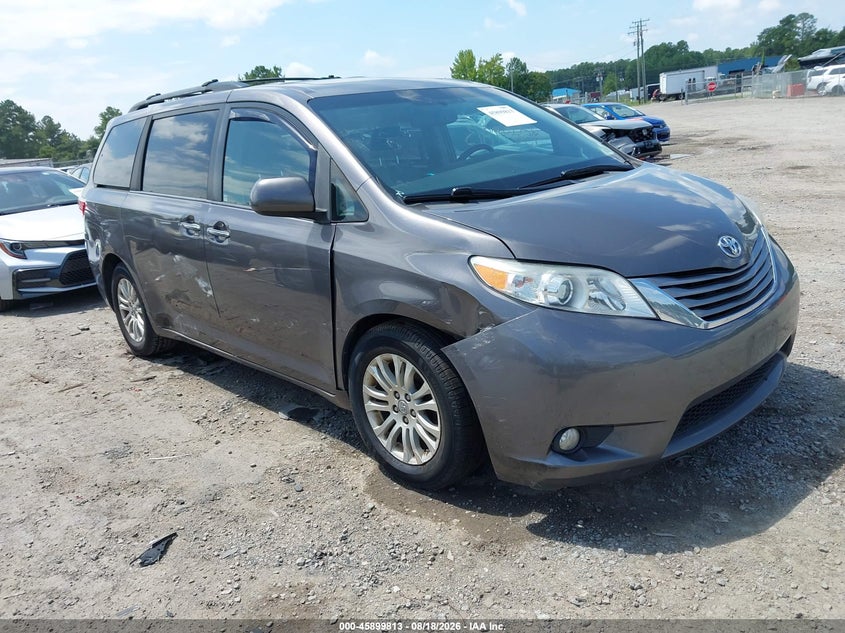 TOYOTA SIENNA - zdjęcie 1