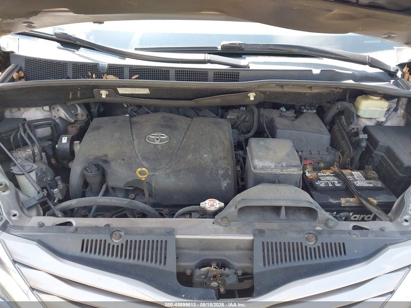TOYOTA SIENNA - zdjęcie 10