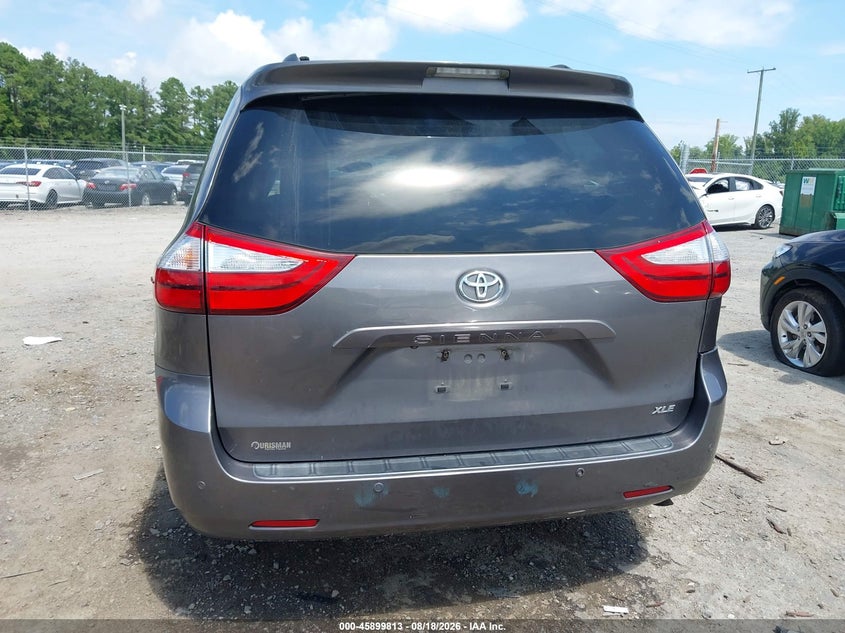 TOYOTA SIENNA - zdjęcie 15