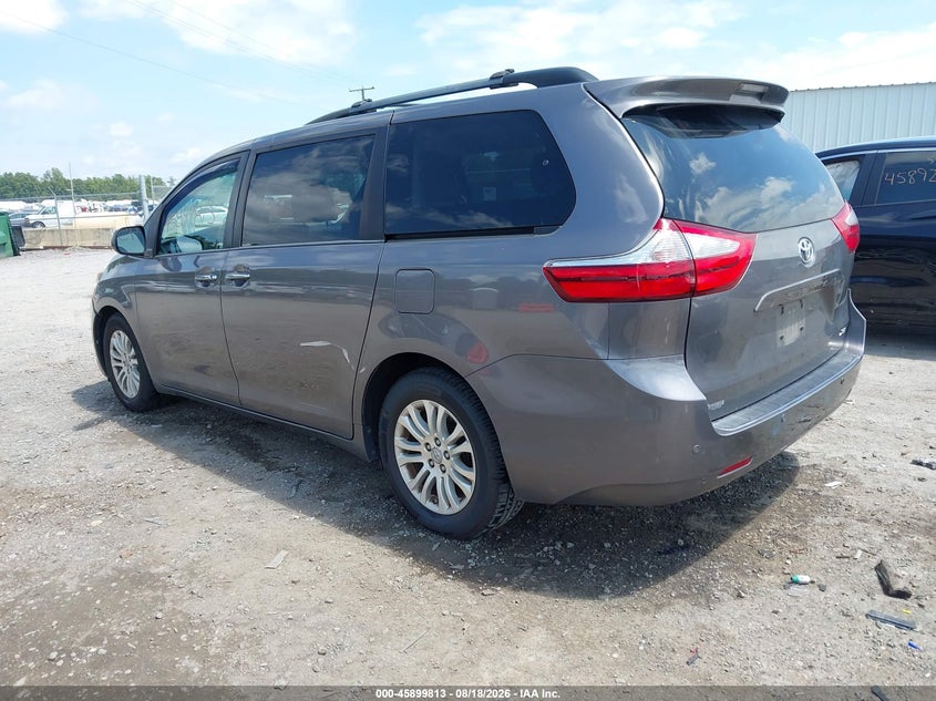 TOYOTA SIENNA - zdjęcie 3