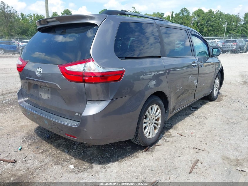 TOYOTA SIENNA - zdjęcie 4