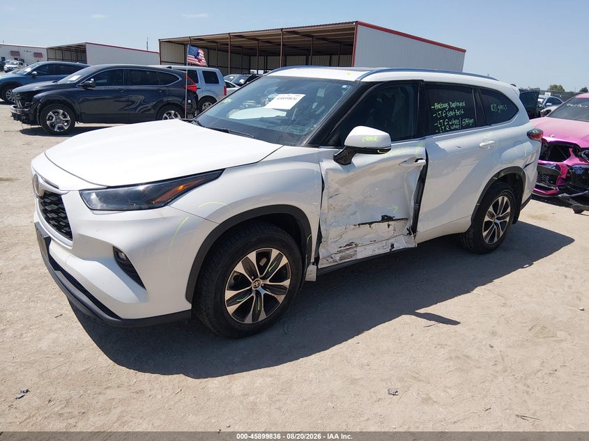 2021 Toyota Highlander, Left Side, IAAI, VIN 5TDGZRBH3MS060434 — photo 2