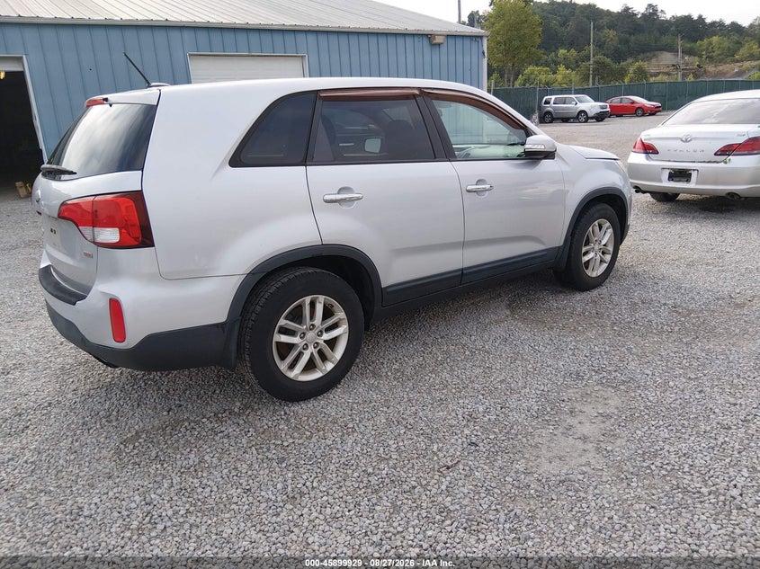 2014 KIA SORENTO auction photo 4