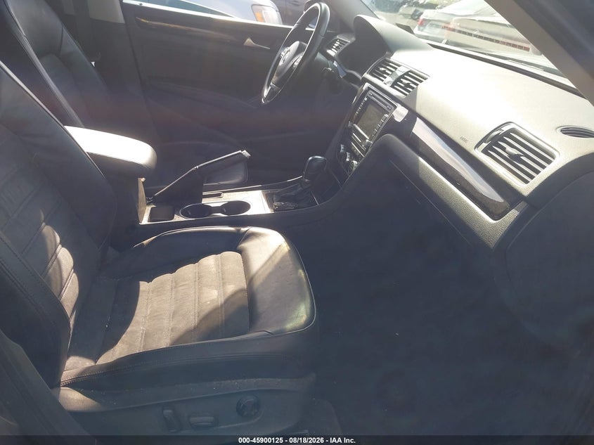 2015 VOLKSWAGEN PASSAT auction photo 5