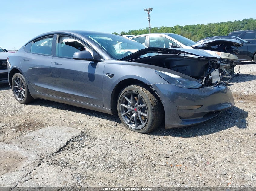TESLA MODEL 3 - zdjęcie 1