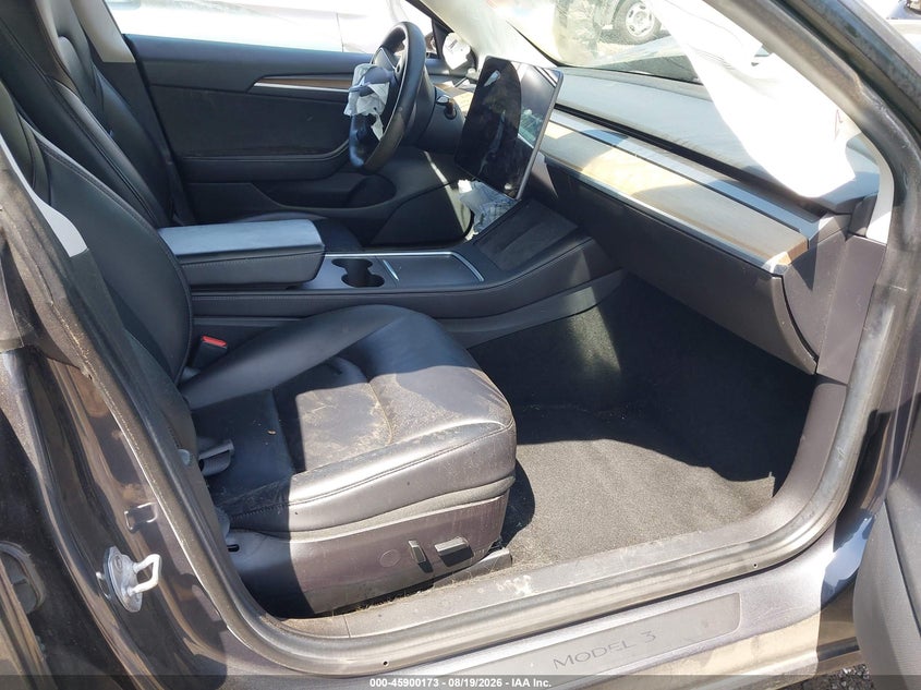 TESLA MODEL 3 - zdjęcie 5