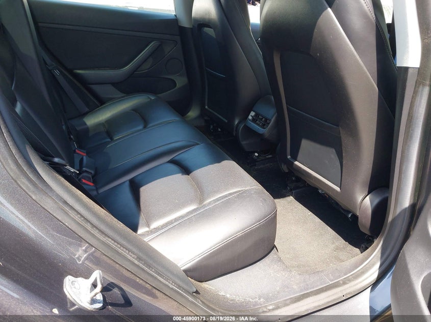 TESLA MODEL 3 - zdjęcie 8