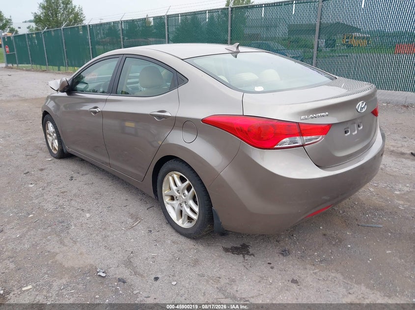 2013 HYUNDAI ELANTRA auction photo 3