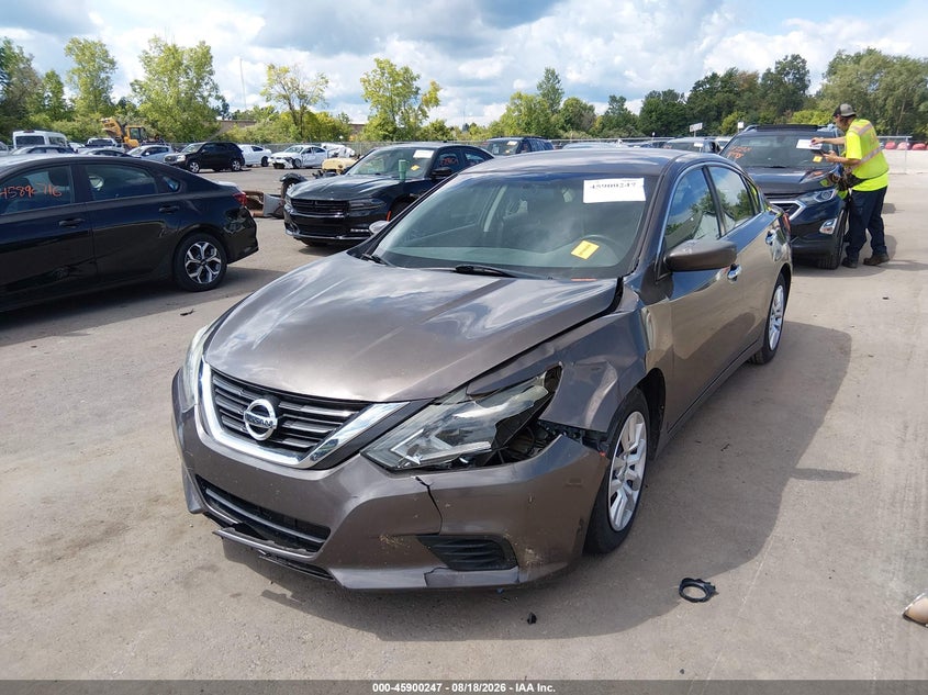 2016 Nissan Altima, Left Front, IAAI, VIN 1N4AL3AP5GC154324 — photo 2