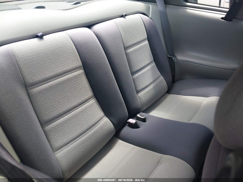 2004 FORD MUSTANG auction photo 8