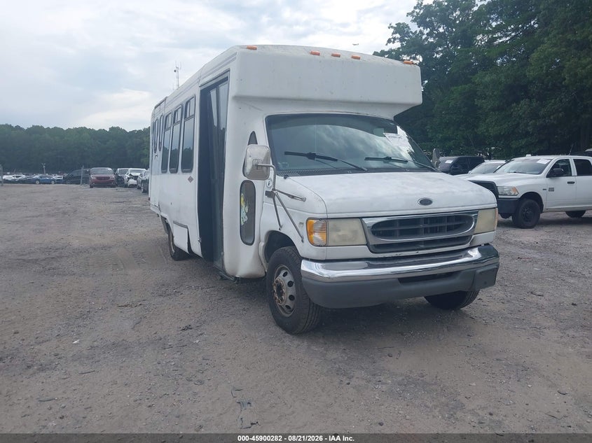 2001 FORD E-350 CUTAWAY auction photo 1