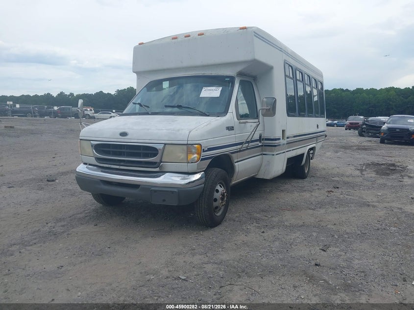 2001 FORD E-350 CUTAWAY auction photo 2