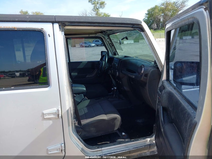 2011 JEEP WRANGLER UNLIMITED auction photo 5