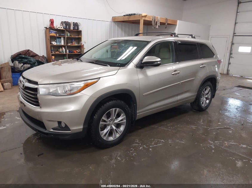 2015 Toyota Highlander, Град, IAAI, VIN 5TDBKRFH9FS175700 — фото 2