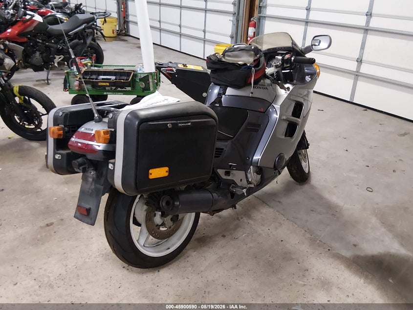 1990 HONDA CBR1000 — zdjęcie 4