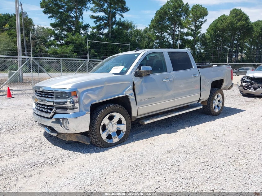 2017 Chevrolet Silverado, Левый бок, IAAI, VIN 3GCUKSEC0HG353579 — фото 2