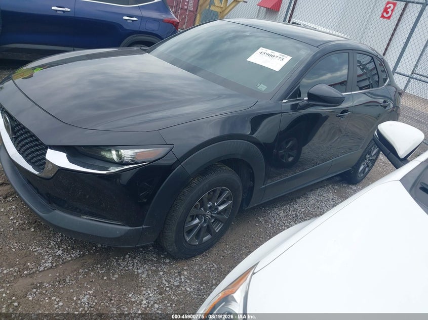 2021 Mazda CX-30, Right Front, IAAI, VIN 3MVDMAAL7MM216207 — photo 2