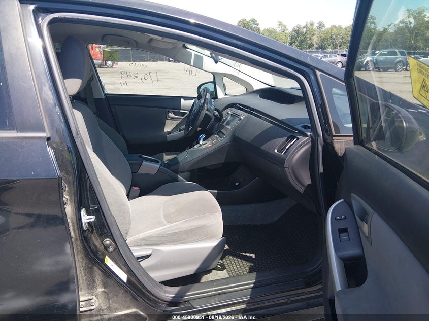 2014 TOYOTA PRIUS auction photo 5