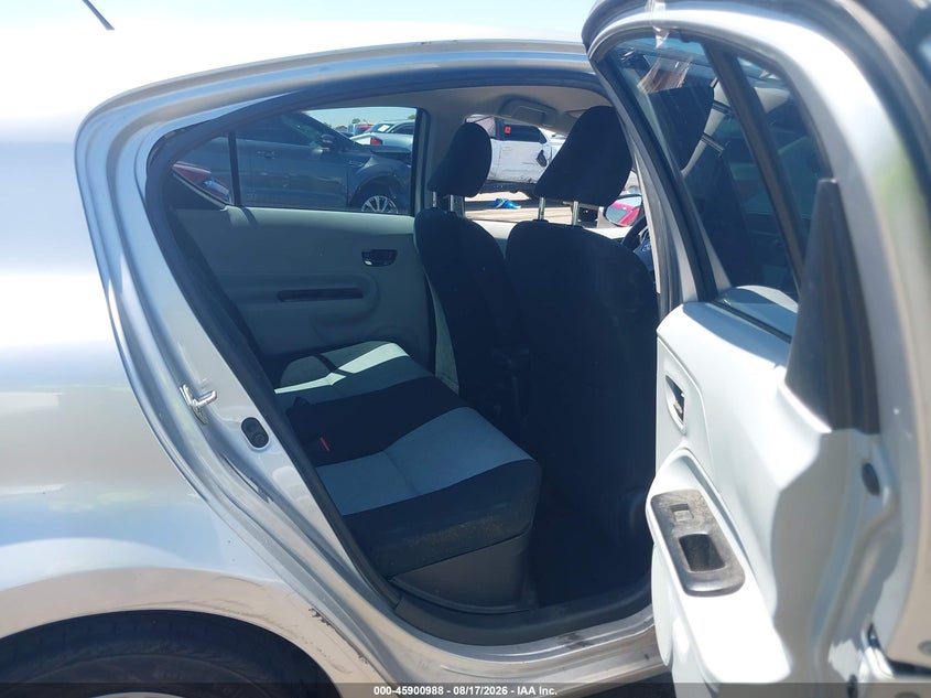 2013 TOYOTA PRIUS C auction photo 8