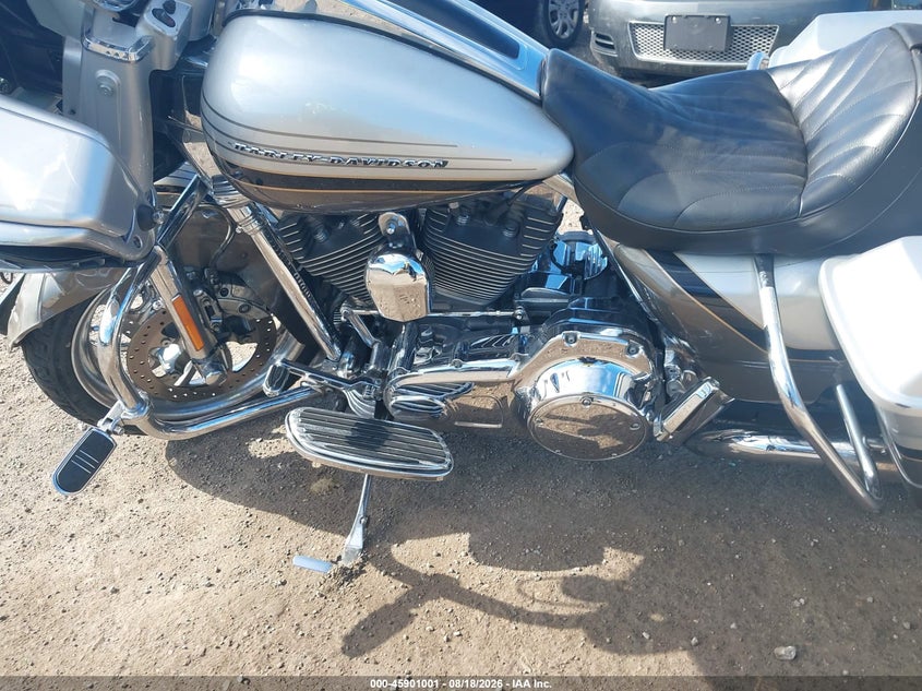 HARLEY-DAVIDSON FLTRSE3 2009