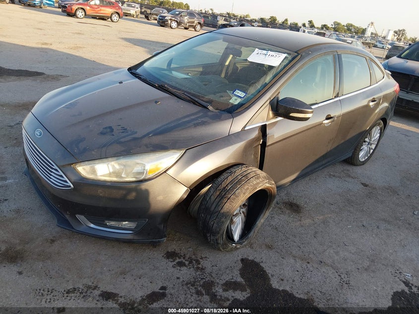 2015 Ford Focus, Left Front, IAAI, VIN 1FADP3J22FL370023 — photo 2