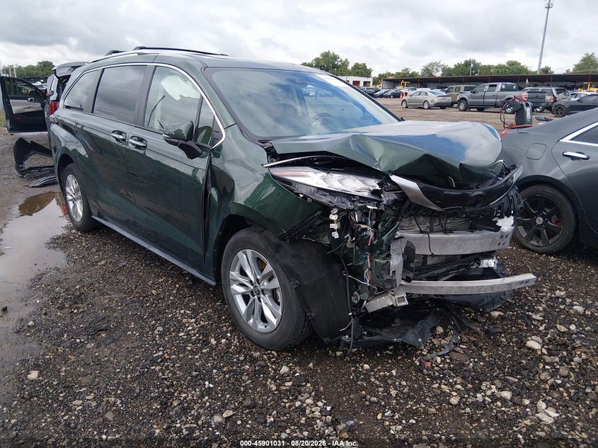2024 TOYOTA SIENNA auction photo 1