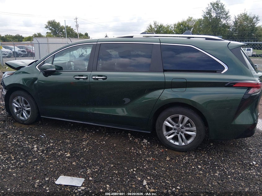TOYOTA SIENNA - zdjęcie 14