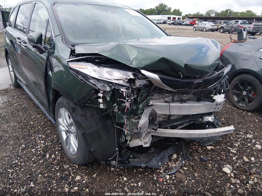 2024 TOYOTA SIENNA auction photo 6