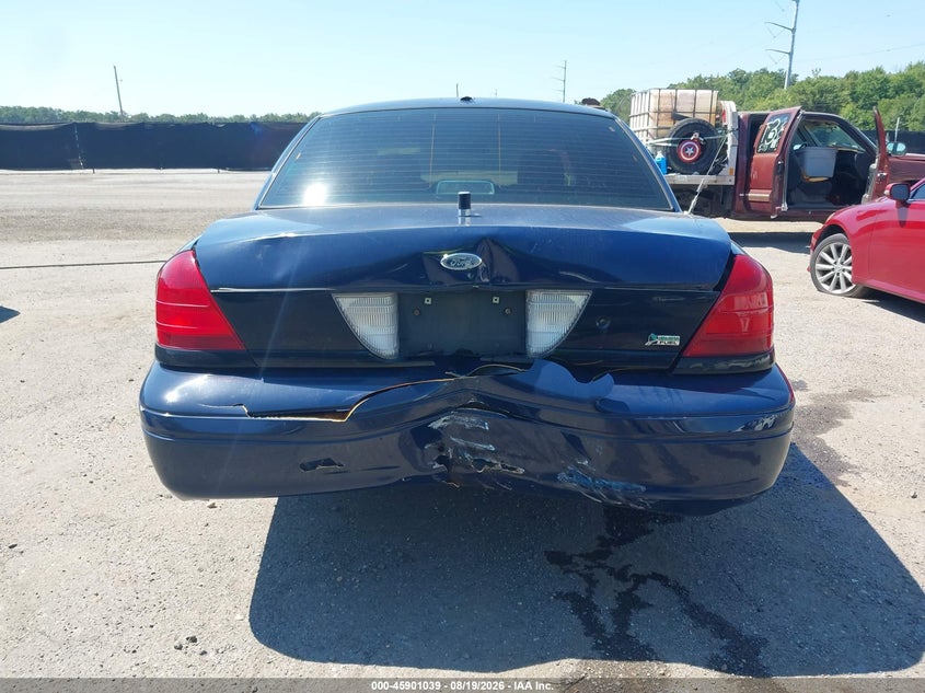 Photo 16 - FORD CROWN VICTORIA