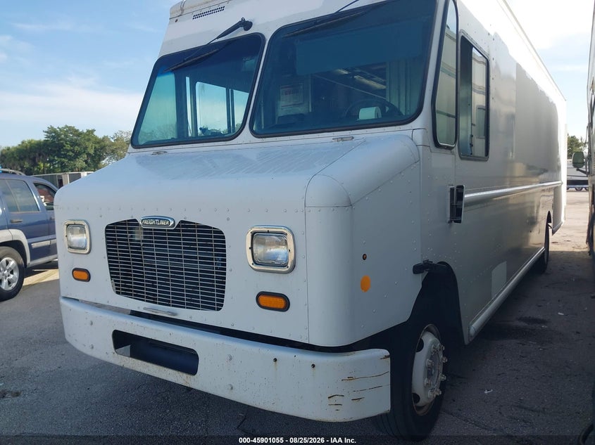 2014 FREIGHTLINER CHASSIS auction photo 2