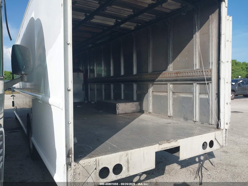 2014 FREIGHTLINER CHASSIS auction photo 3