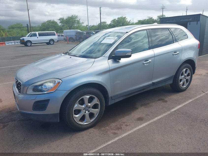 2013 Volvo XC60, Normal Wear & Tear, IAAI, VIN YV4940DL2D2379400 — photo 2