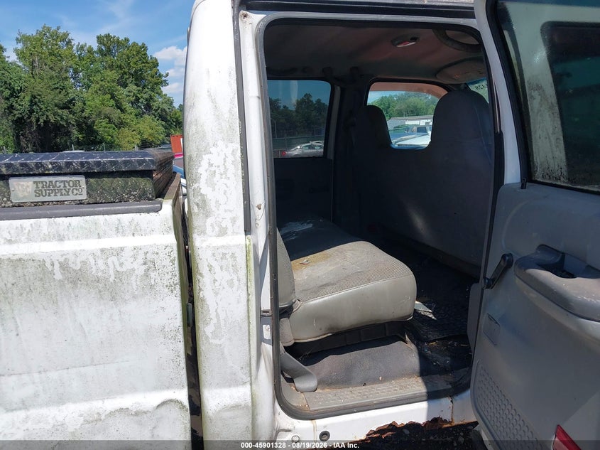 2004 FORD F-350 auction photo 8