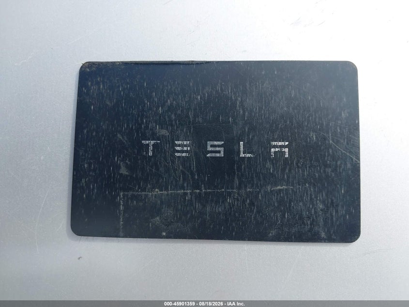 TESLA MODEL 3 - zdjęcie 11