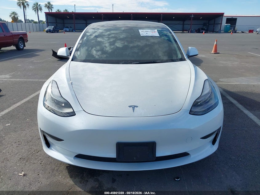 TESLA MODEL 3 - zdjęcie 13