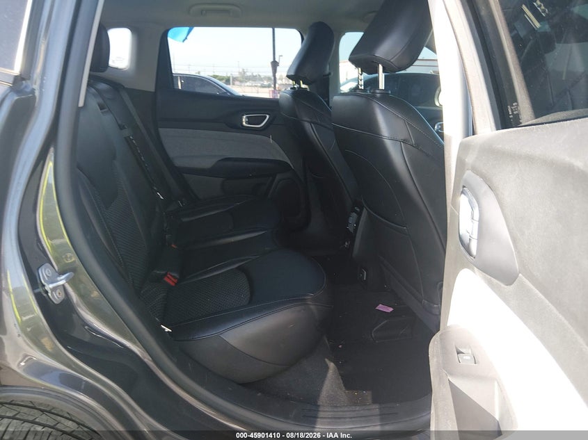 2022 JEEP COMPASS LATITUDE FWD · Фото 8
