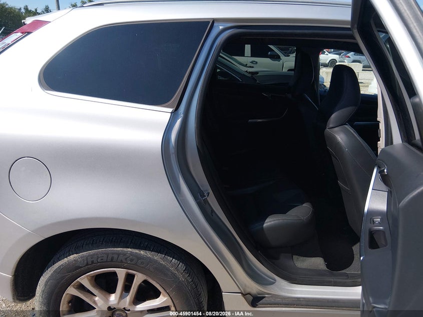 VOLVO XC60 - zdjęcie 8